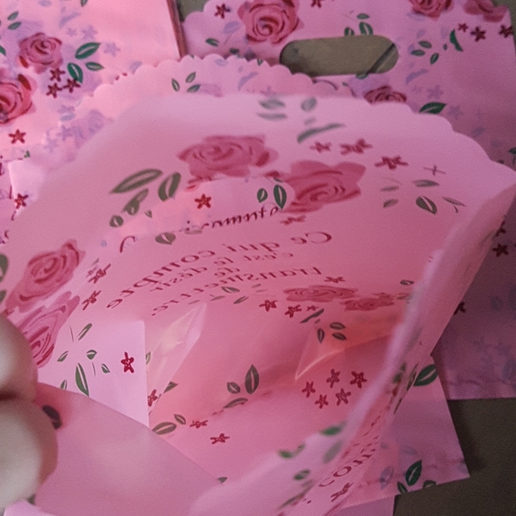 20 pcs Sacs avec poignée motif de roses Loot Bags Favor Bags (5.25"x5.60" in.) - Picture 3 of 7